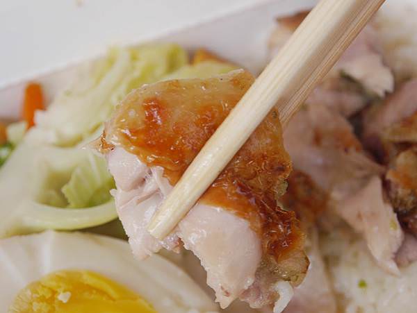 新竹美食 金山街午餐 不一樣的雞肉飯 -- (8).JPG