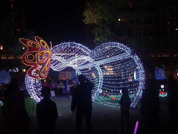 228連假 新竹燈會好好玩 水圳公園怎麼玩最有趣 2.JPG